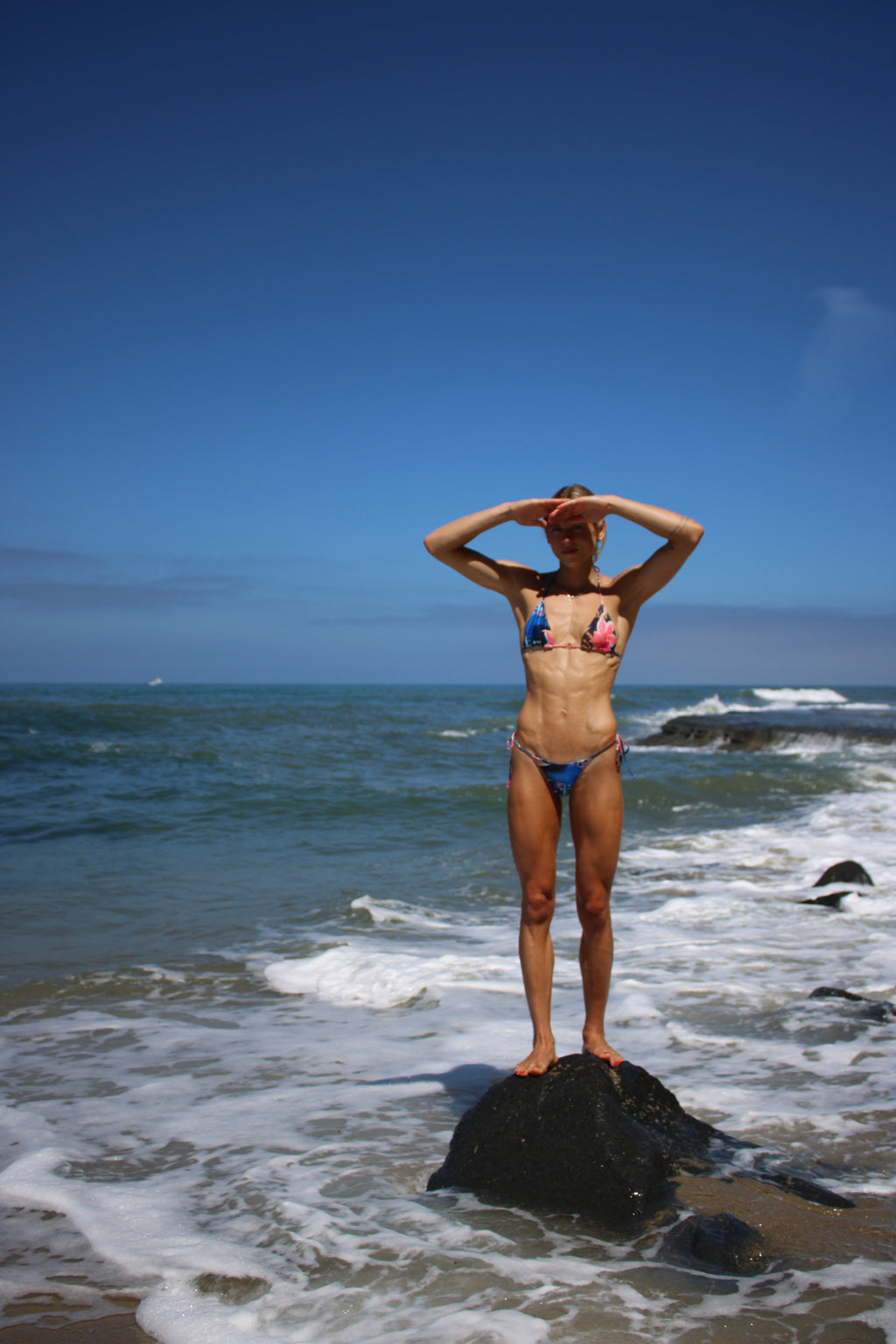 FLOWER FOOT BIKINI TOP (Thin Strap)